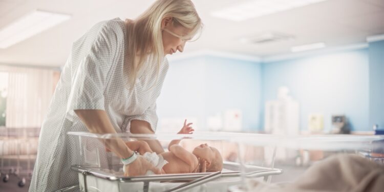 Ouders gearresteerd na dood baby van 5 maanden op Paros