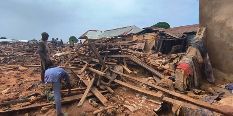 Dodelijke sneeuwval en stortregens teisteren Zuid-Afrikaanse regio