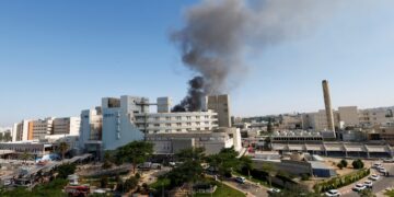 Iran escaleert met ballistische raket: Israël dringt aan op VS-interventie.