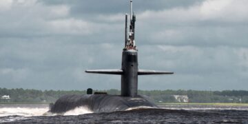 Nucleaire onderzeeër raakt Iran