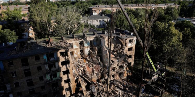 Dodelijke slachtoffers bij Russisch beuken in Oekraïne: 7 in Kiev, 2 in Tsjernichiv