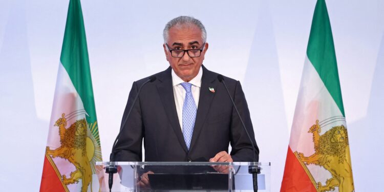 Hameni beschuldigt Reza Pachlavi van starten oorlog