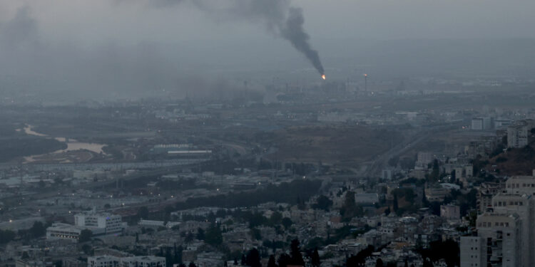 Qatar veroordeelt Iraanse aanval en roept op tot diplomatieke vooruitgang