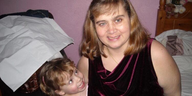 Levensveranderend medicijn voor tiener die moeder verloor aan genetische aandoening