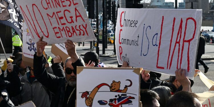 Minister negeert Amerikaanse zorgen over Chinese ambassade in Londen