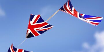 Council biedt excuses aan voor suggestie dat Union Flag mogelijk beledigend is.