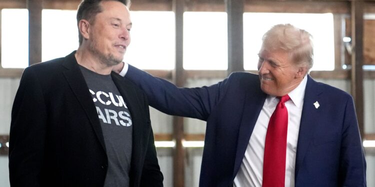 Elon Musk betreurt enkele posts over Donald Trump.