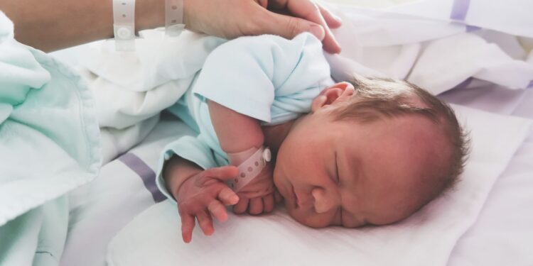 Alle baby’s in het VK krijgen verplichte DNA-test.