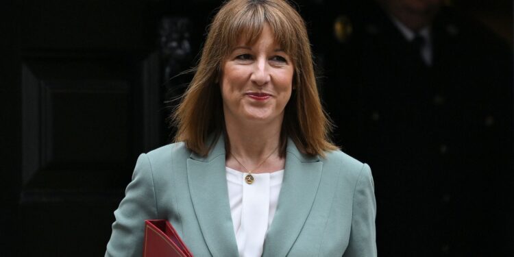 Trump-tarieven drukken op VK-economie met zorgwekkende resultaten