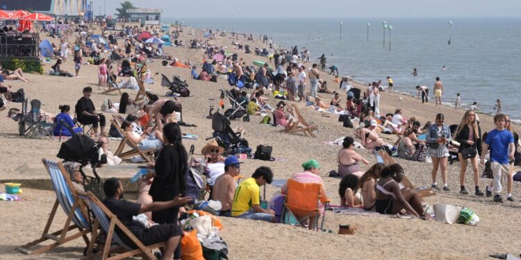 UK beleeft warmste lente ooit gemeten, meldt Met Office.