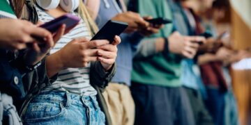 Mobiele telefoons verboden op Italiaanse middelbare scholen vanaf september