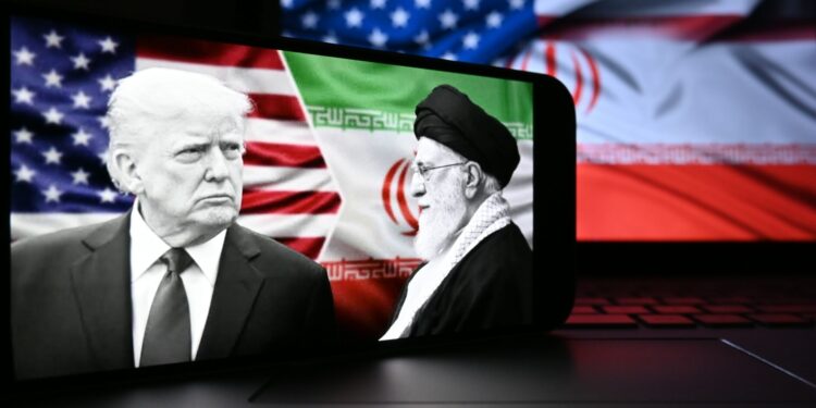 Wortel van 30 miljard voor Iran door Trump: publiek ontkend, discussies begonnen