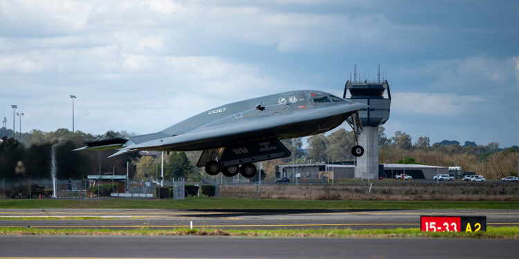 Amerikaanse B-2 verplaatst naar Guam in plaats van naar Iran