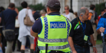 Neo-nazi aanval dwingt annulering van Nationale Dicht uitvoering in Lissabon