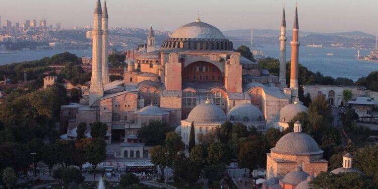 Hoe veilig is Hagia Sophia bij aardbevingen? Japanse technologie en politieke geschillen.