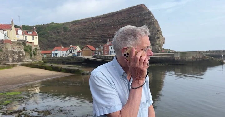 Vermijd hoge roamingkosten tijdens zomervakantie met deze tips.