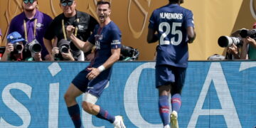 Paris Saint Germain vernedert Real Madrid en staat in finale tegen Chelsea