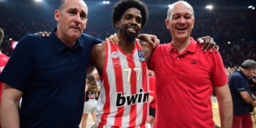 Olympiakos behoudt MacKissic voor nog een jaar