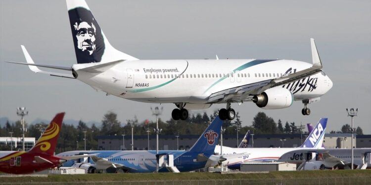 Alaska Airlines annuleert alle vluchten vanwege IT-probleem.