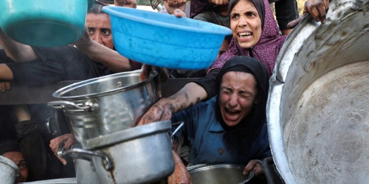 26 Palestijnen dood door Israëlisch vuur tijdens wachten op hulp