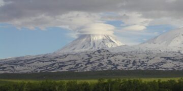 Vulkaanuitbarsting in Kamchatka na aardbeving – As tot 3 km hoogte