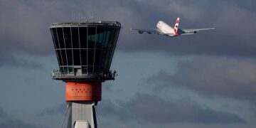 Technische problemen met vluchten naar Heathrow, Gatwick en Edinburgh