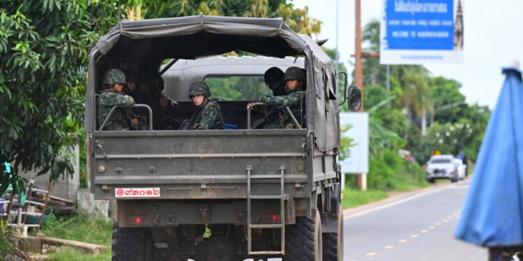 Cambodjaanse en Thaise vijandelijkheden eisen 33 levens: staakt-het-vuren dringend nodig