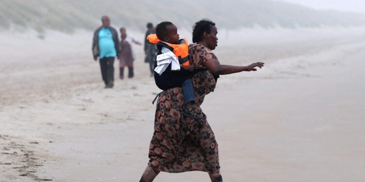 Overweging van details Anglo-Frans migratiepact door de Commissie