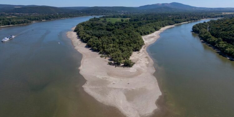 Recorddroogte treft Middellandse Zee: klimaatverandering in actie.