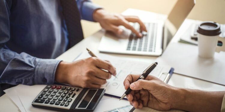 Veranderingen op de werkplek voor 13-uur werk, licenties en rotatiepersoneel