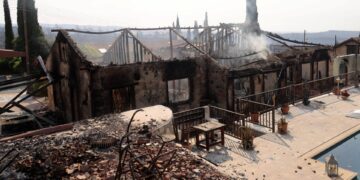 Dodelijk vuur en ravage in Arsos: Cyprus in crisis.