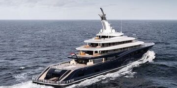 Bill Gates onthult zijn indrukwekkende nieuwe superjacht met hameraccenten