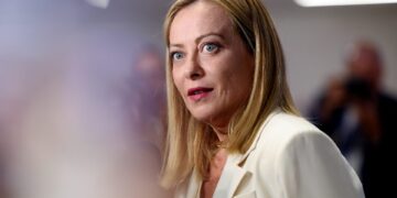 Leden eisen antwoorden van Meloniaanse regering voor spionageschandaal