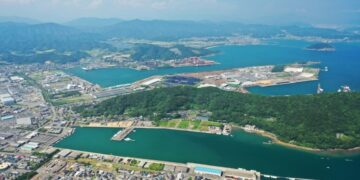 Tientallen inwoners gedwongen uit huizen na 1600 aardbevingen.