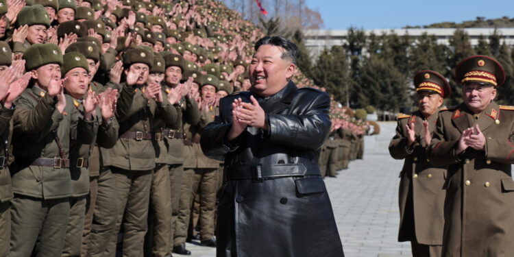 Kim Jong UN beschuldigd van marteling en seksueel misbruik