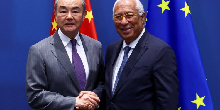 Beijing wil communicatie met EU versterken voor respect belangen.