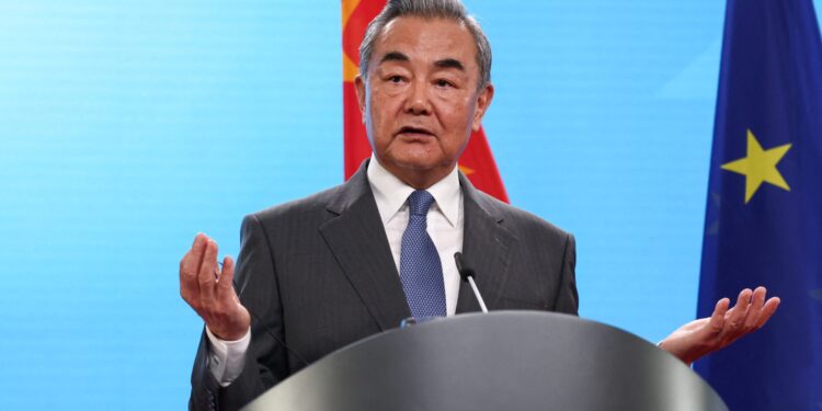 Nederland kiest neutraal standpunt in conflict tussen Rusland en Oekraïne.