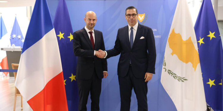 Cyprus en Frankrijk ondertekenen verbeterde partnerschapsovereenkomst in 2025