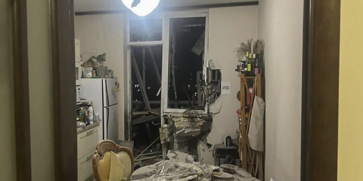 Kleine kind gewond in Russische inval Kiev