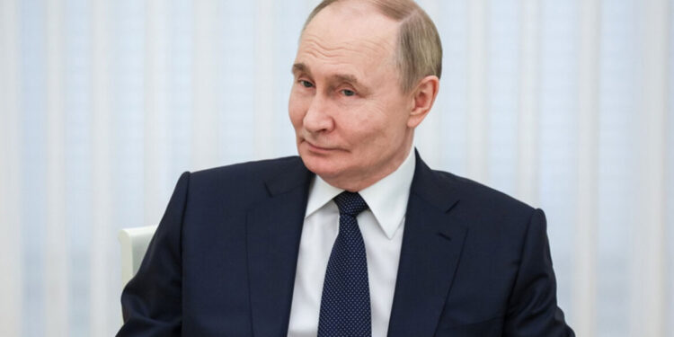 Poetin verwacht nieuwe gesprekken met Kiev: datum bepaald.