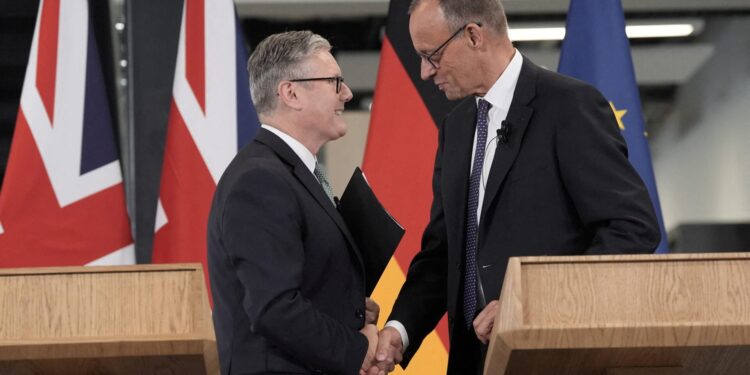 Mertz flirt met Starmer na ontmoeting met Macron