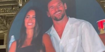 Lionel Messi schittert op Coldplay’s scherm in Miami – Fans juichen hem toe