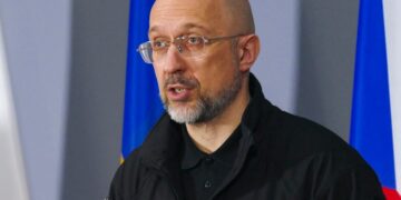 Premier draagt minister van Defensie voor