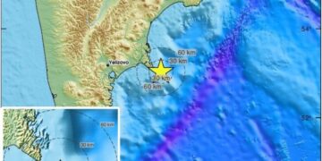 Krachtige aardbevingen in Russisch Verre Oosten veroorzaken tsunami-waarschuwing