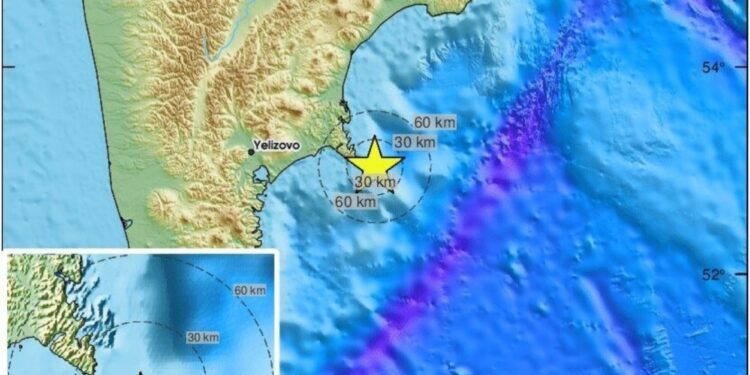 Krachtige aardbevingen in Russisch Verre Oosten veroorzaken tsunami-waarschuwing