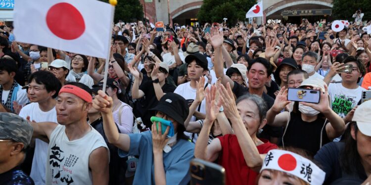 Opkomst van uiterst rechts in Japan: invloed van Trump, rijst en toeristen