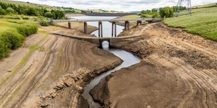 Minister waarschuwt: Extreem weer bedreigt Britse manier van leven