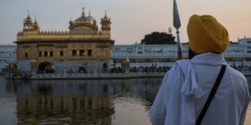 Labour MPs risk ban from Sikh events, warns Keir Starmer