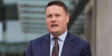 Wes Streeting weigert loonsverhogingen voor stakende artsen, beschuldigt hen van verspilling van goede wil.