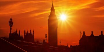 Hittegolven in Engeland en Wales kunnen 50 keer erger worden tegen 2070, waarschuwt studie.